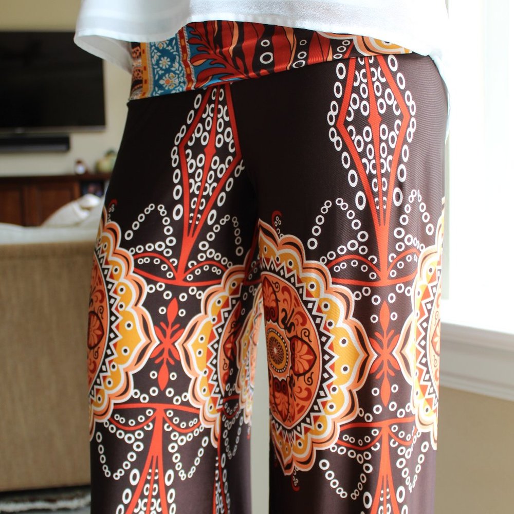 Flowy Patterned pants - Picture 3 of 3